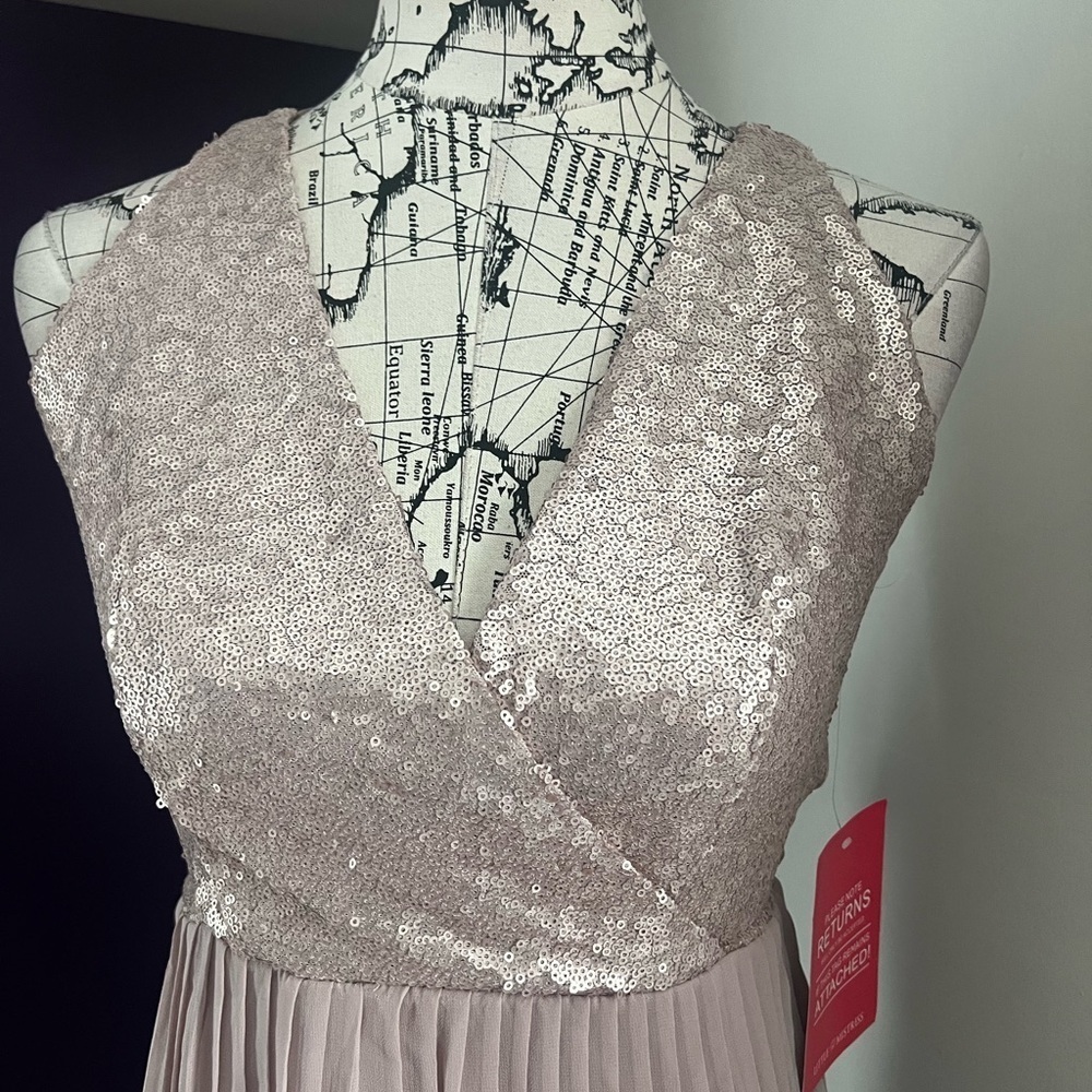 Little Mistress Sleeveless Sequin Top Dress NWT - Picture 2 of 12